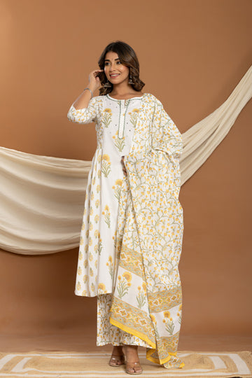 Ethereal Bloom Mul Cotton Suit Set With Plazo In Yellow