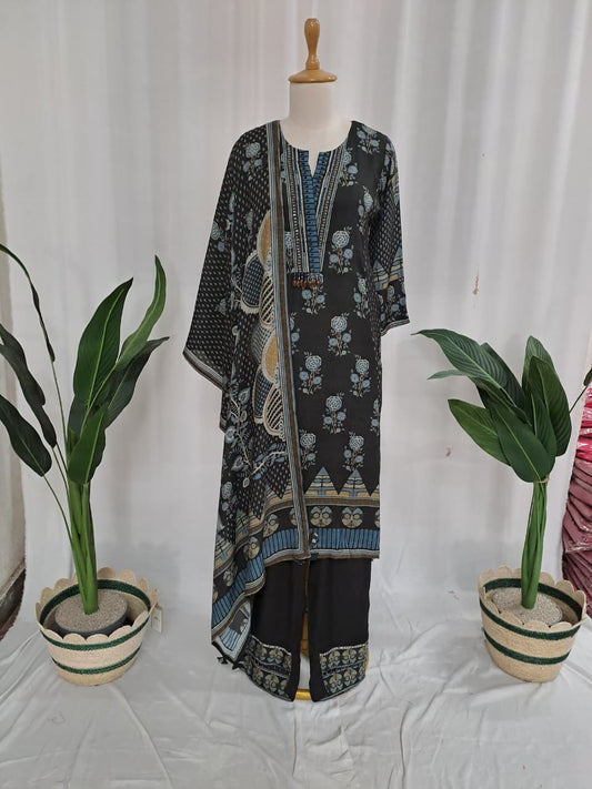 Kaira – Elegant Silk Kurta & Dupatta Set