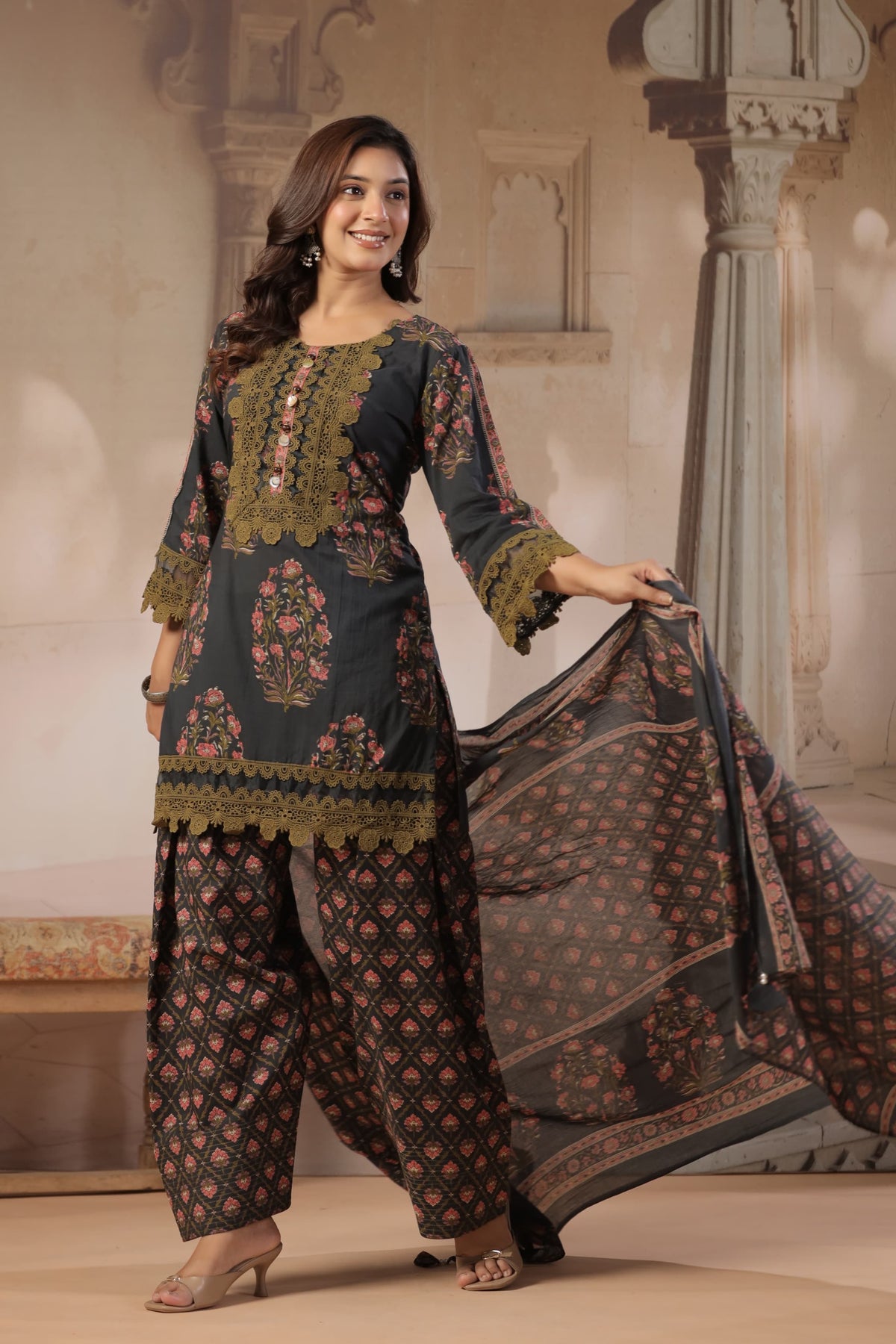 Kirti Farsi Salwar Set
