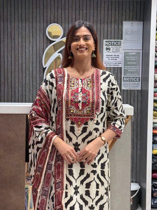 Kalakriti Silk Crepe Set