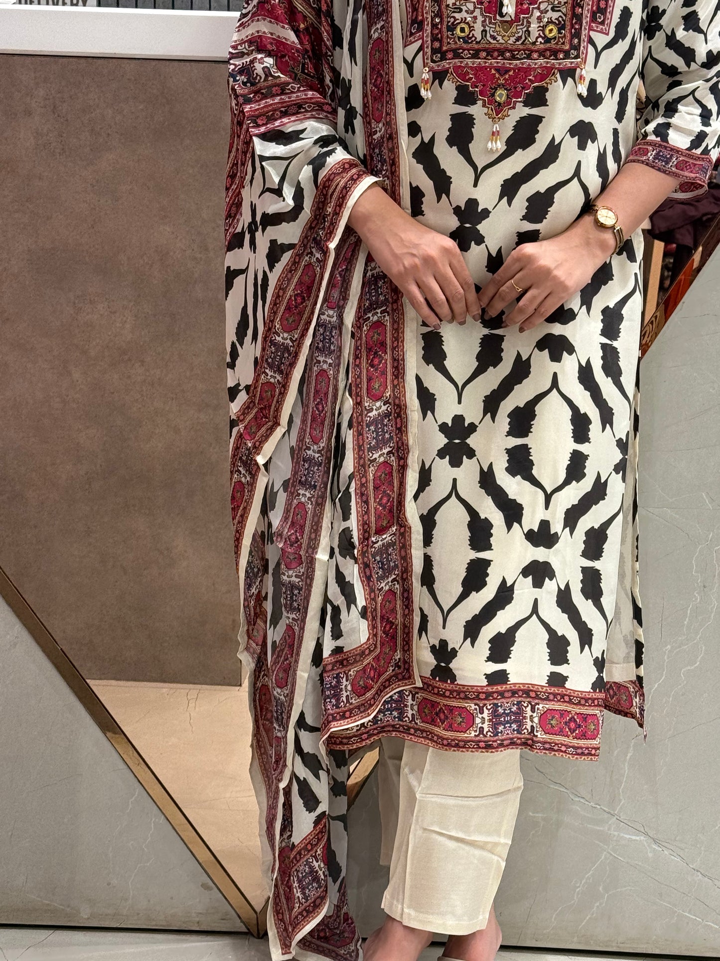Kalakriti Silk Crepe Set