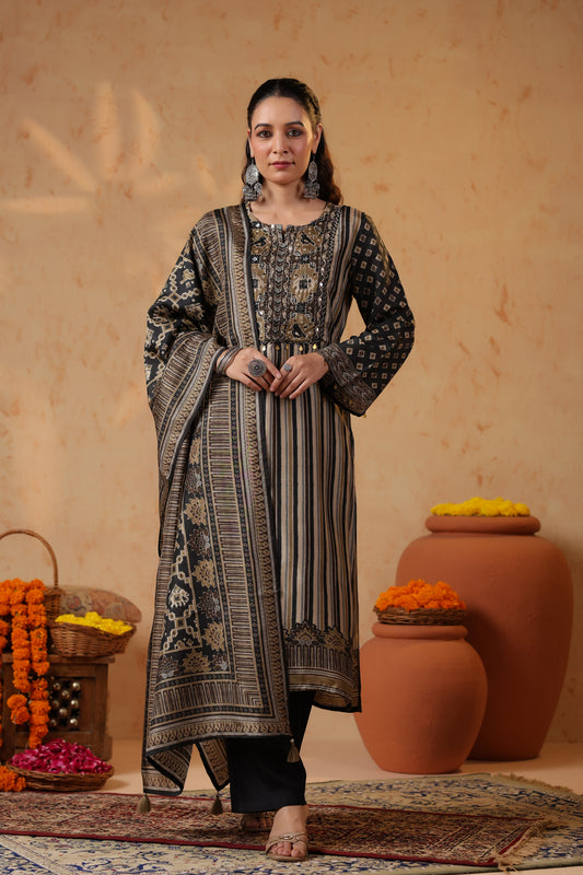Noor Heritage Kurta & Dupatta Set in Muslin Silk