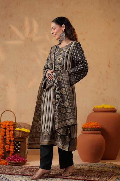 Noor Heritage Kurta & Dupatta Set in Muslin Silk