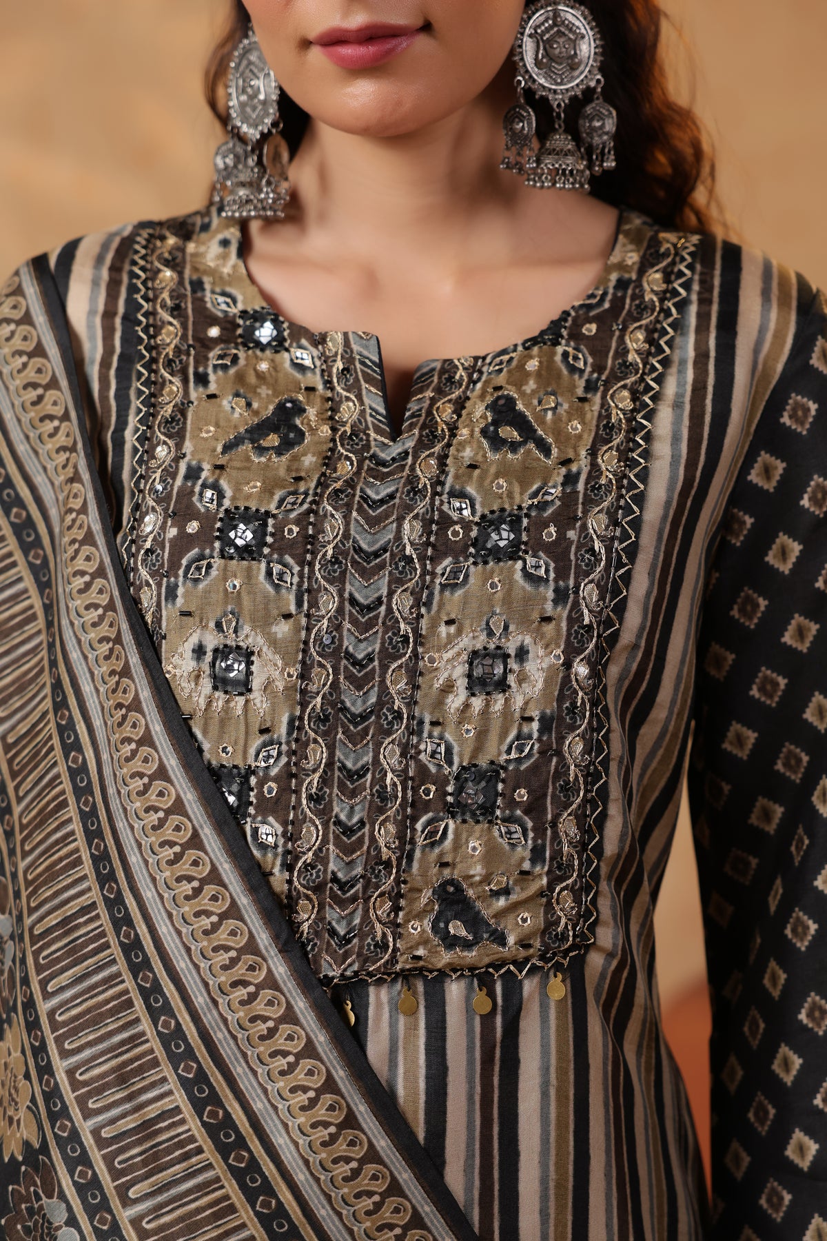 Noor Heritage Kurta & Dupatta Set in Muslin Silk