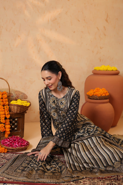 Noor Heritage Kurta & Dupatta Set in Muslin Silk