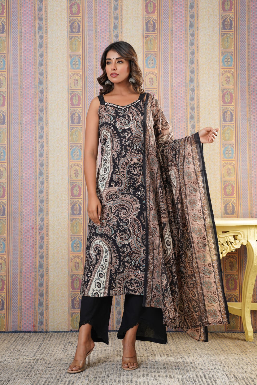 Sleeveless Paisley Print Mul Cotton Kurta Set with Dupatta