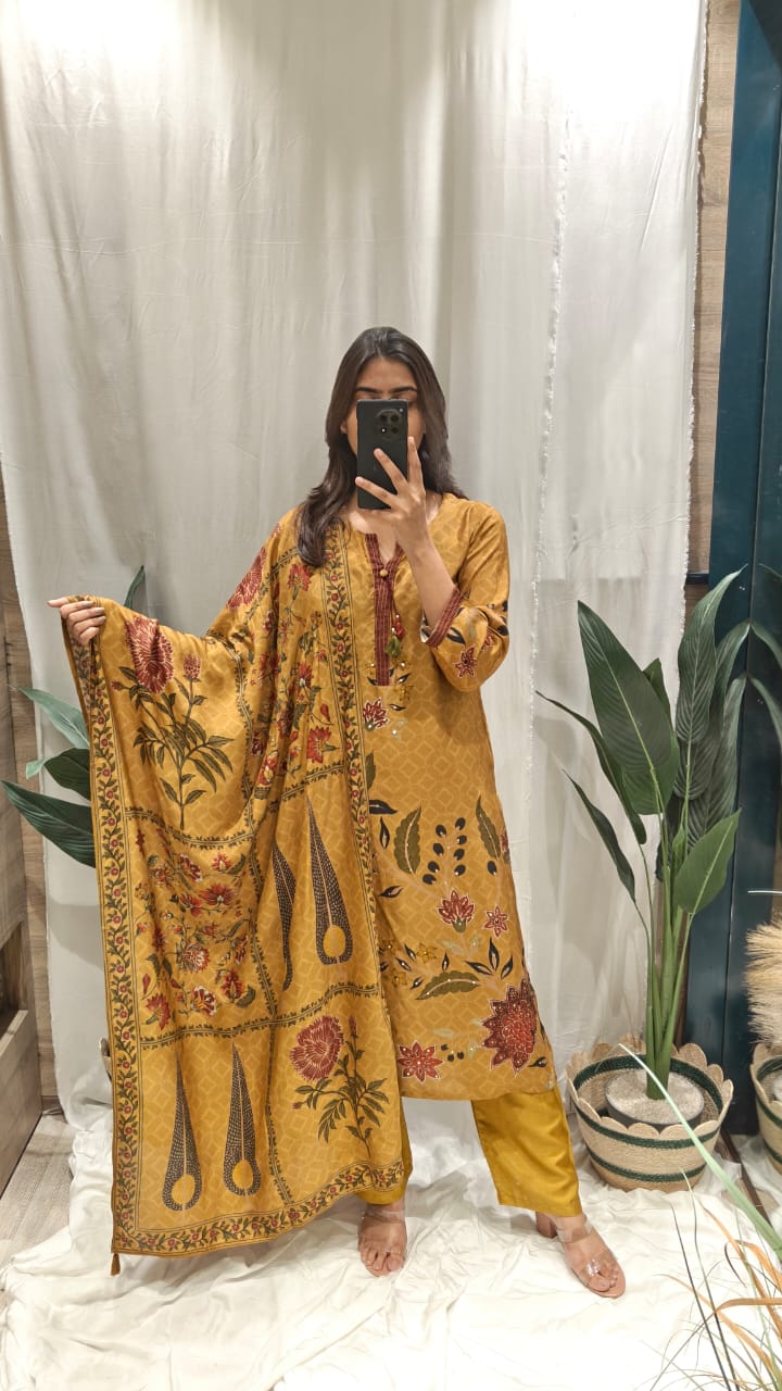Zayra Ethnic Co-ord Set with Dupatta in Muslin Silk