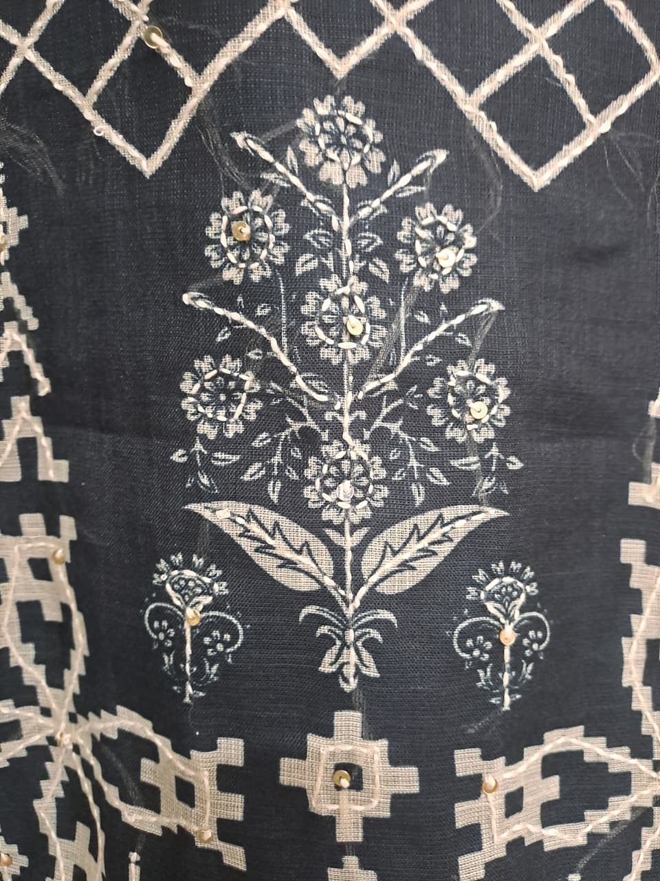 Noor-e-Qalam – Black & Off-White Kota Dori Silk Kurta Set