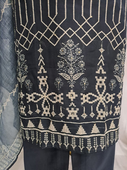 Noor-e-Qalam – Black & Off-White Kota Dori Silk Kurta Set