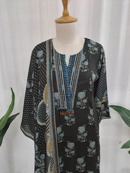 Kaira – Elegant Silk Kurta & Dupatta Set